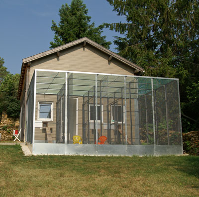 le refuge ou la maison des chats de l'association Les Chats du Pèlerin